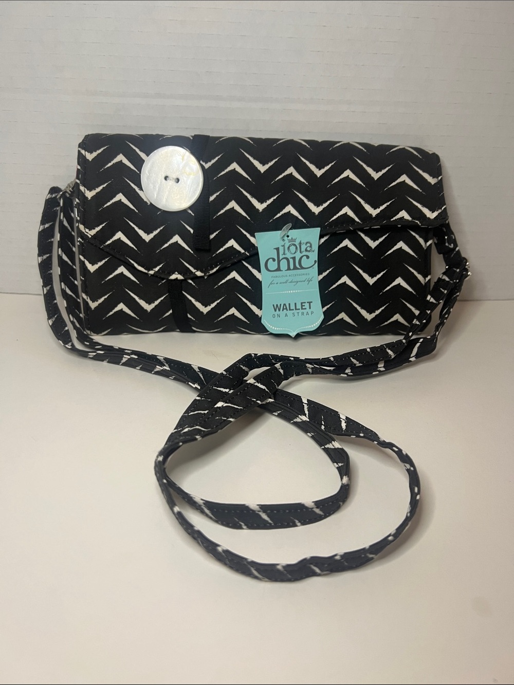 NWT iota chic Wallet On A Strap Black White Chevron Crossbody Clutch Bag Purse